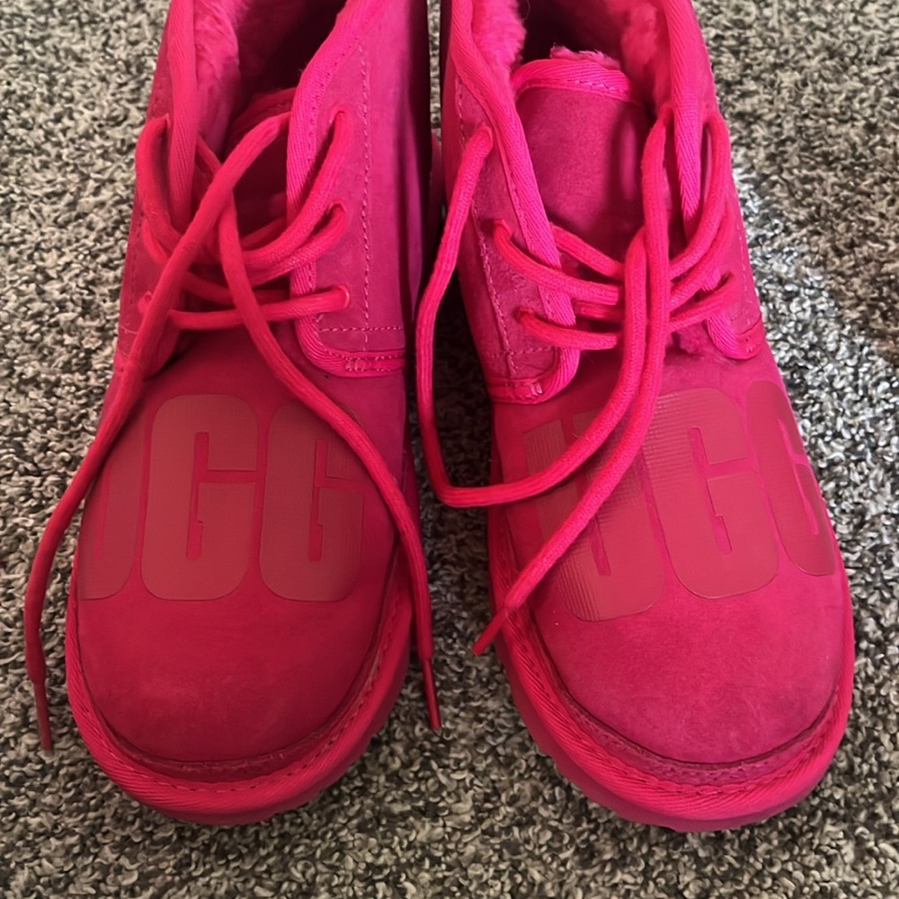 uggs - Picture 2 of 4